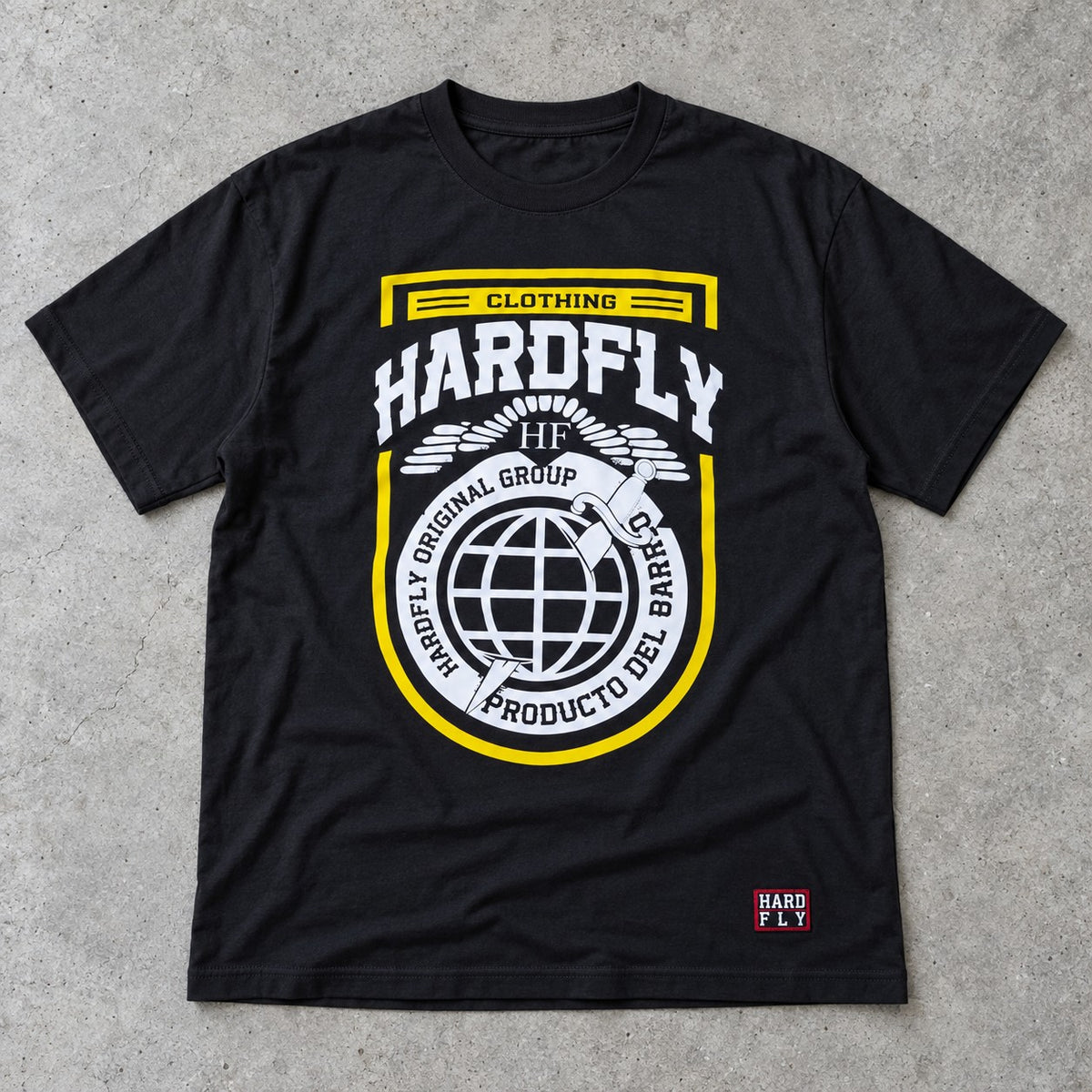 Polera Escudo Producto del Barrio – Negra