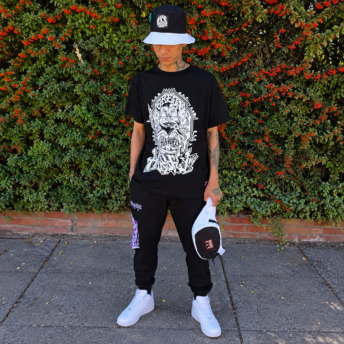 Polera Graffiti Character – Negra