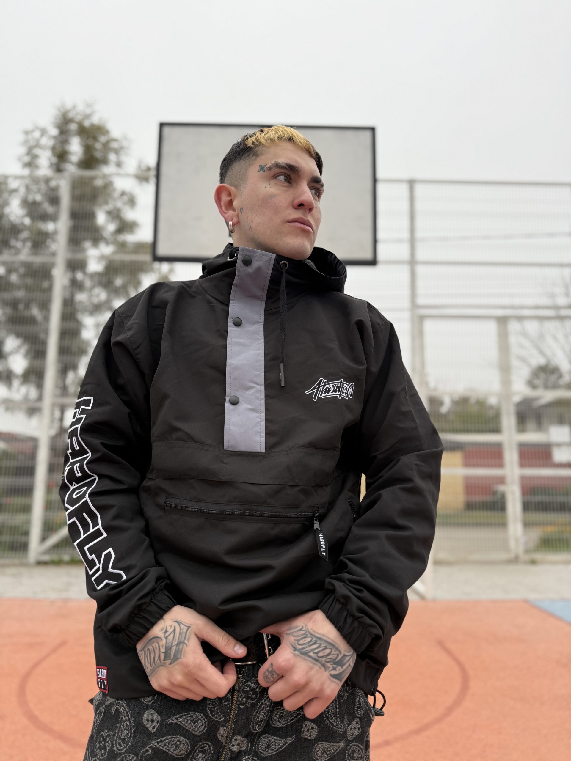CORTAVIENTO MAJESTIC NEGRO CON GRIS